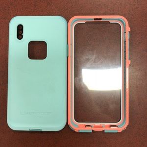 Life proof iPhone X case